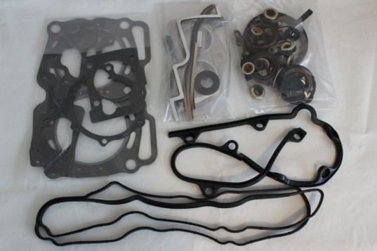 Subaru OEM Engine Gasket Kit 00-04 Legacy 99-03 RS 99-03 Forester EJ251